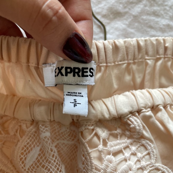 Express off the shoulder lace top - Picture 5 of 6